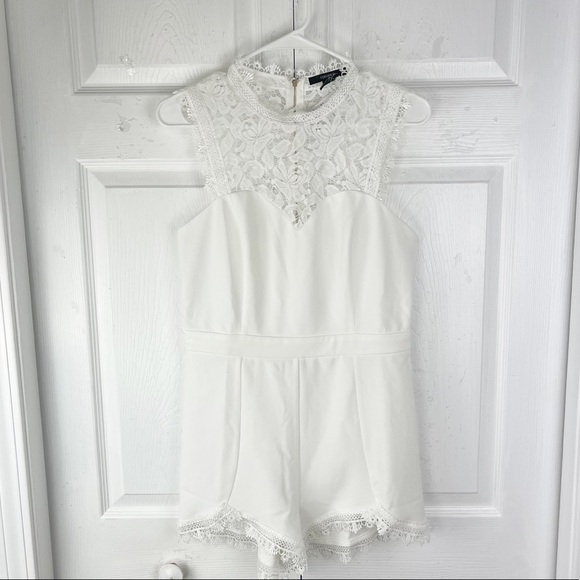 Cream Lace illusion Halter Neck Dressy Jumpsuit Romper Size Large - Picture 1 of 11